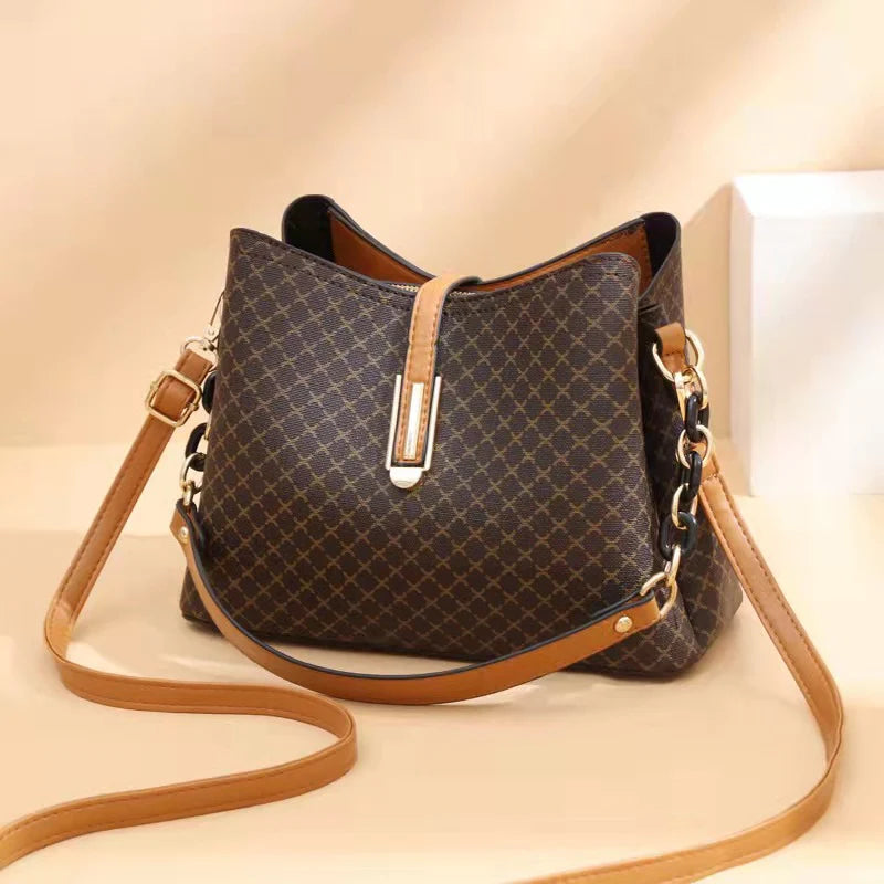 LARGE CAPACITY TRIPLE LAYER  SHOULDER MESSENGER BAG