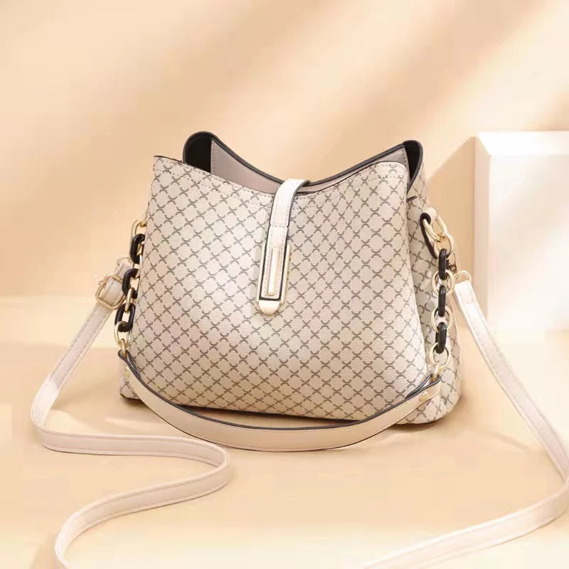 LARGE CAPACITY TRIPLE LAYER  SHOULDER MESSENGER BAG